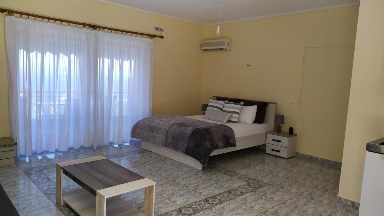 Agnantio Apartment Ayios Nikitas Bagian luar foto
