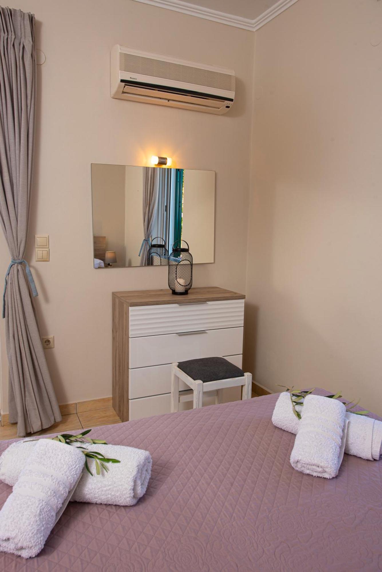 Agnantio Apartment Ayios Nikitas Bagian luar foto
